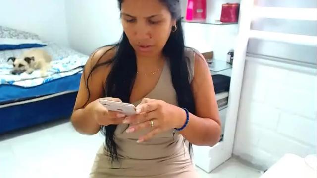 Image 3 of sofia13vene Stream on Chaturbate on 1 month ago
