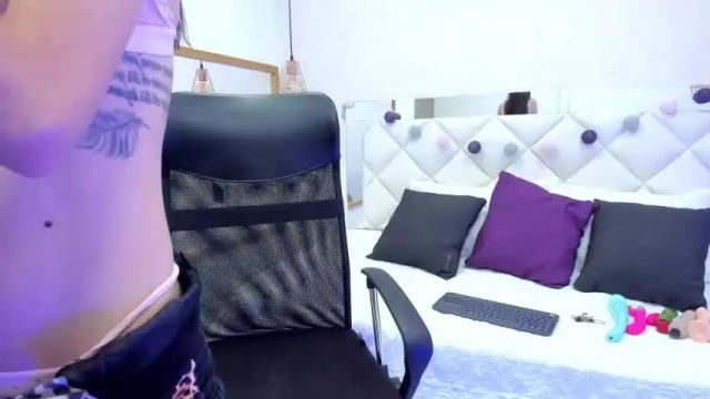 Image 4 of sofia__alvarez Stream on Chaturbate on 21 months ago