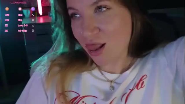 Image 4 of sofia__fairy Stream on Chaturbate on 5 months ago