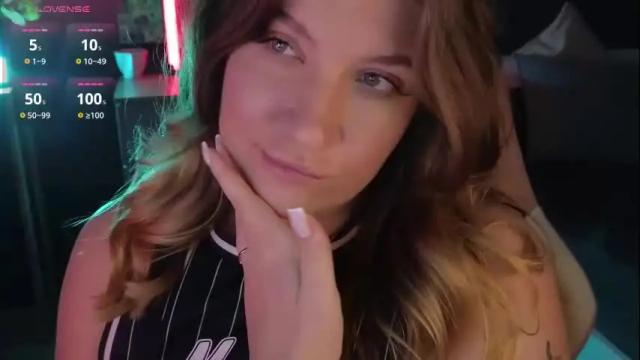 Image 7 of sofia__fairy Stream on Chaturbate on 5 months ago