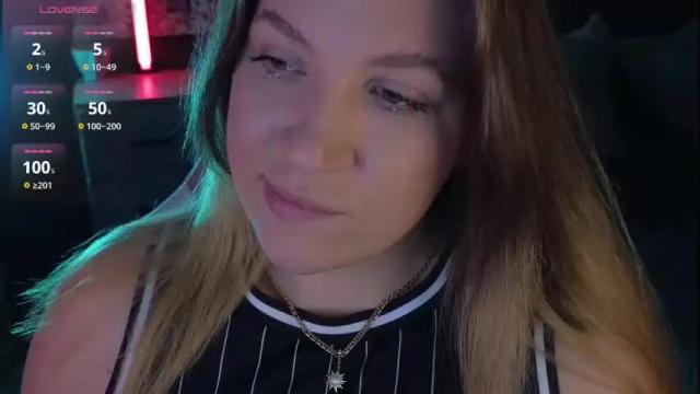 Image 3 of sofia__fairy Stream on Chaturbate on 5 months ago