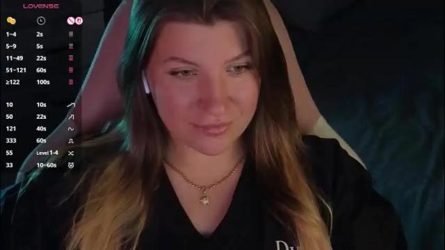 Image 2 of sofia__fairy Stream on Chaturbate on 1 month ago