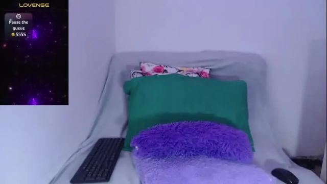 Image 4 of sofia__whitee Stream on Chaturbate on 1 month ago