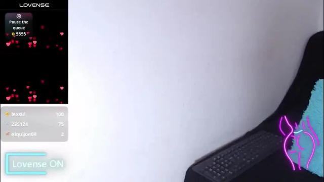 Image 3 of sofia__whitee Stream on Chaturbate on 1 month ago