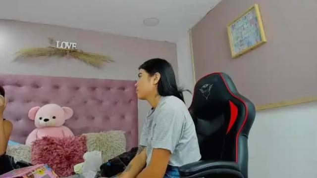 Image 4 of sofia_and_gisela Stream on Chaturbate on 14 months ago
