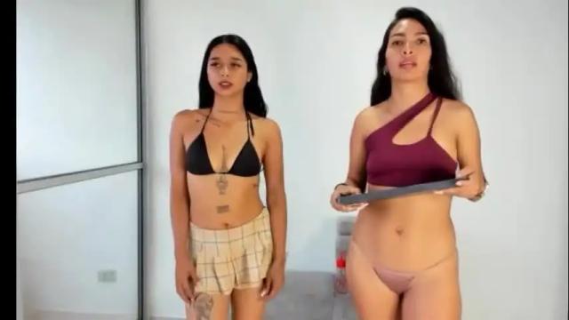 Image 10 of sofia_and_sara Stream on Chaturbate on 1 month ago