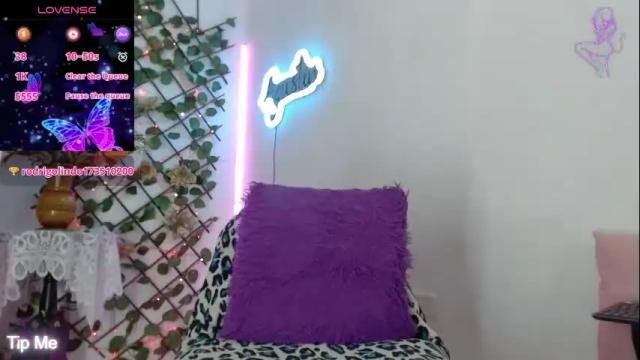 Image 7 of sofia_cummings Stream on Chaturbate on 1 month ago