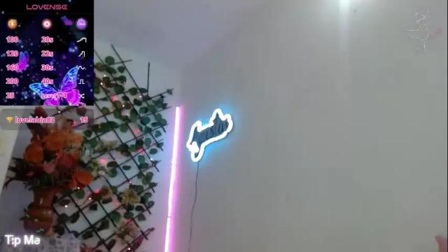 Image 2 of sofia_cummings Stream on Chaturbate on 1 month ago