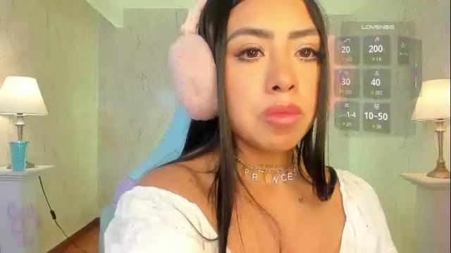 Image 12 of sofia_fantasyy Stream on Chaturbate on 1 month ago