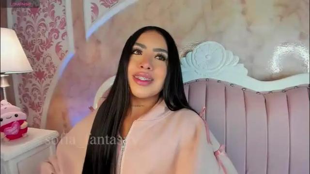 Image 4 of sofia_fantasyy Stream on Chaturbate on 1 month ago