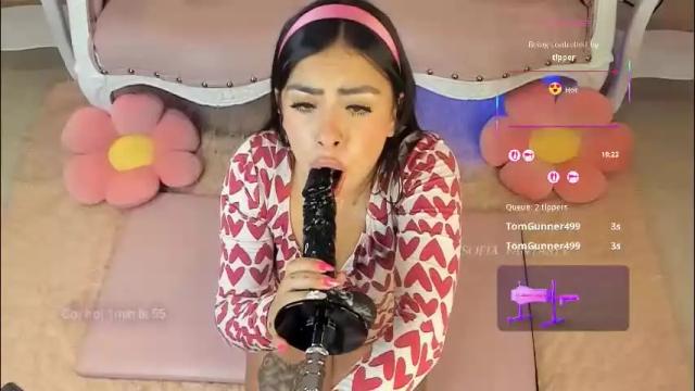 Image 4 of sofia_fantasyy Stream on Chaturbate on 26 days ago