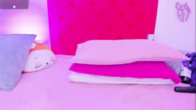 Image 4 of sofia_girl_ Stream on Chaturbate on 1 month ago