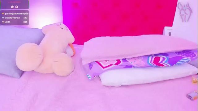 Image 2 of sofia_girl_ Stream on Chaturbate on 1 month ago
