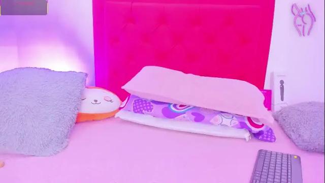 Image 2 of sofia_girl_ Stream on Chaturbate on 28 days ago