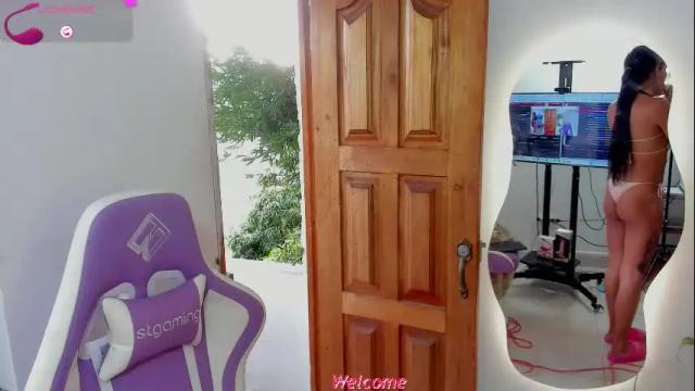 Image 2 of sofia_gold_ Stream on Chaturbate on 22 days ago