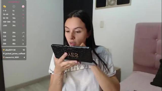 Image 3 of sofia_her Stream on Chaturbate on 24 days ago