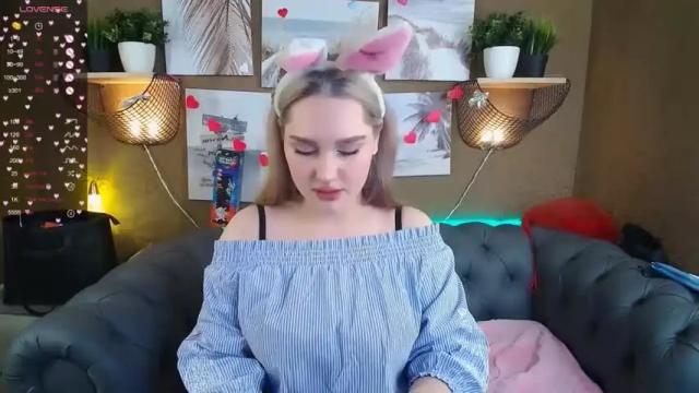 Image 3 of sofia_lovelyc Stream on Chaturbate on 15 months ago