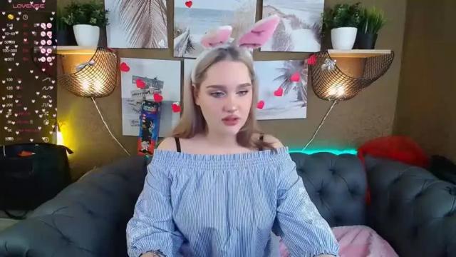 Image 4 of sofia_lovelyc Stream on Chaturbate on 15 months ago