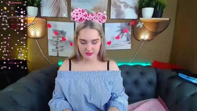 Image 4 of sofia_lovelyc Stream on Chaturbate on 15 months ago