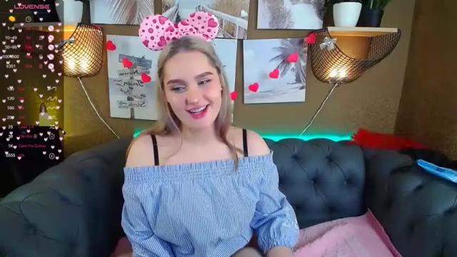 Image 7 of sofia_lovelyc Stream on Chaturbate on 15 months ago