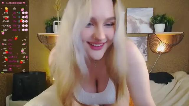Image 2 of sofia_lovelyc Stream on Chaturbate on 14 months ago