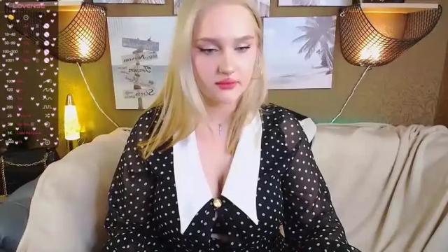 Image 7 of sofia_lovelyc Stream on Chaturbate on 14 months ago