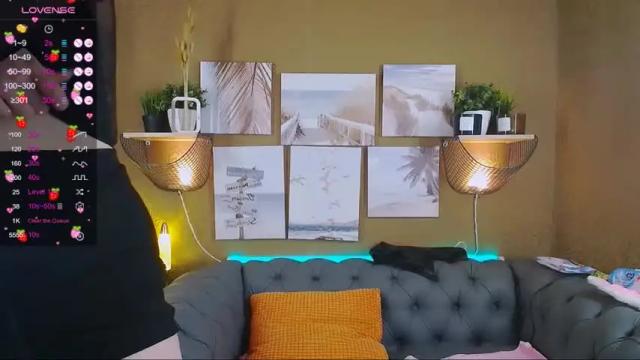 Image 11 of sofia_lovelyc Stream on Chaturbate on 13 months ago