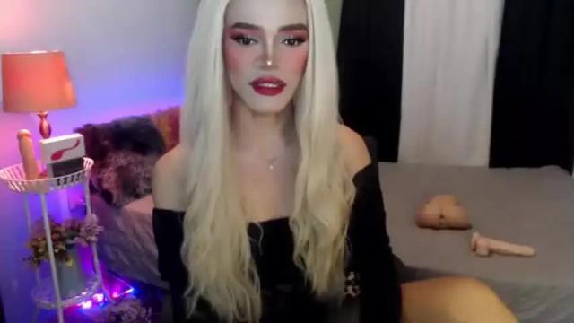 Image 2 of sofia_marie102599 Stream on Chaturbate on 15 months ago