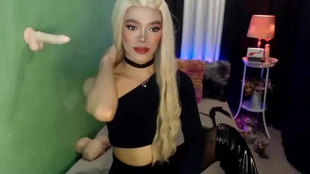 Image 2 of sofia_marie102599 Stream on Chaturbate on 14 months ago