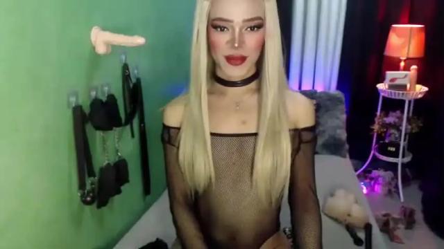Image 6 of sofia_marie102599 Stream on Chaturbate on 13 months ago