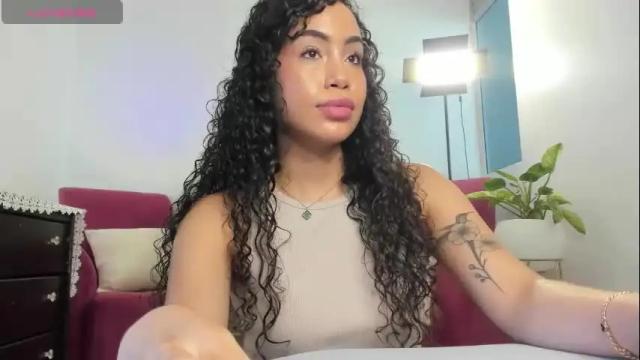 Image 3 of sofia_mendez01 Stream on Chaturbate on 1 month ago