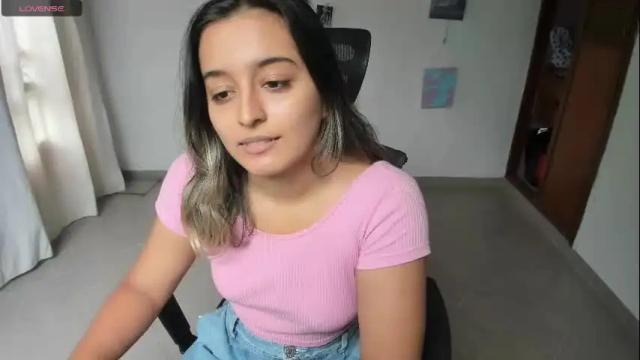Image 2 of sofia_new Stream on Chaturbate on 14 days ago