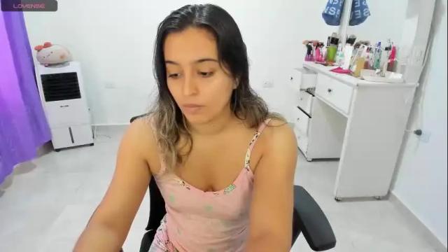 Image 3 of sofia_new Stream on Chaturbate on 3 months ago
