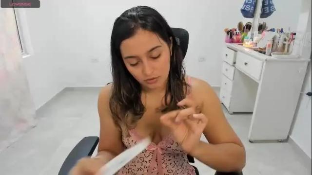 Image 3 of sofia_new Stream on Chaturbate on 2 months ago