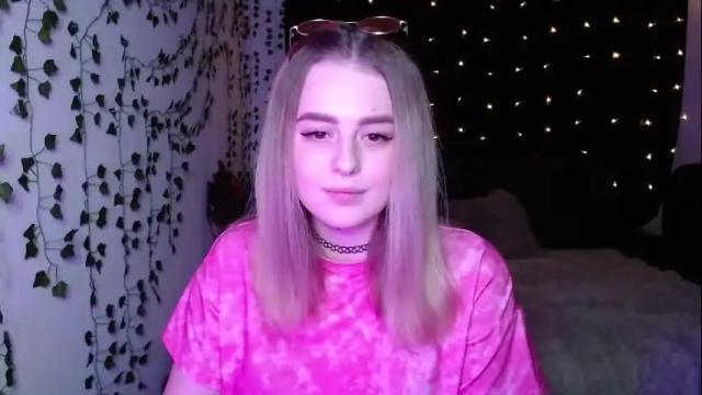 Image 10 of sofia_rosemary Stream on Chaturbate on 6 months ago