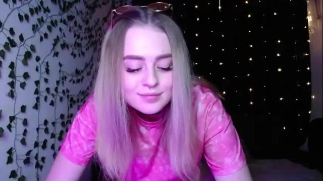 Image 11 of sofia_rosemary Stream on Chaturbate on 6 months ago