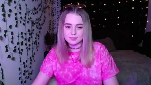 Image 4 of sofia_rosemary Stream on Chaturbate on 6 months ago