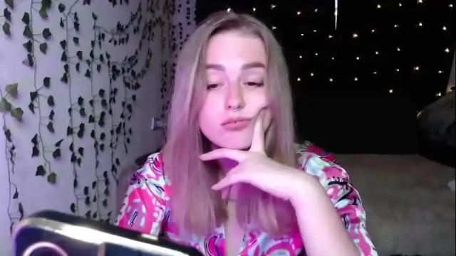 Image 4 of sofia_rosemary Stream on Chaturbate on 4 months ago