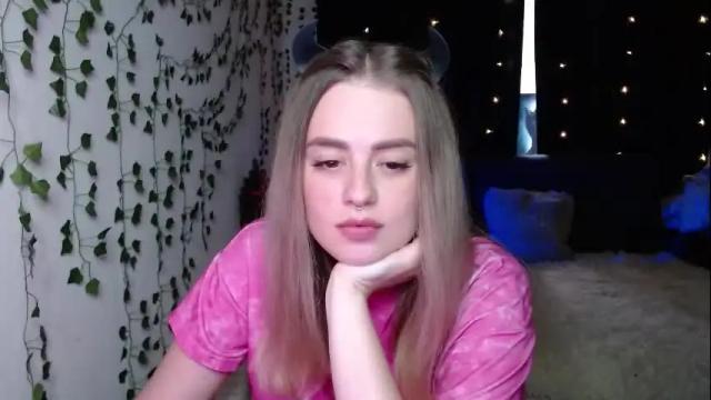 Image 4 of sofia_rosemary Stream on Chaturbate on 4 months ago