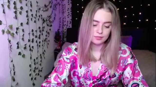 Image 2 of sofia_rosemary Stream on Chaturbate on 4 months ago