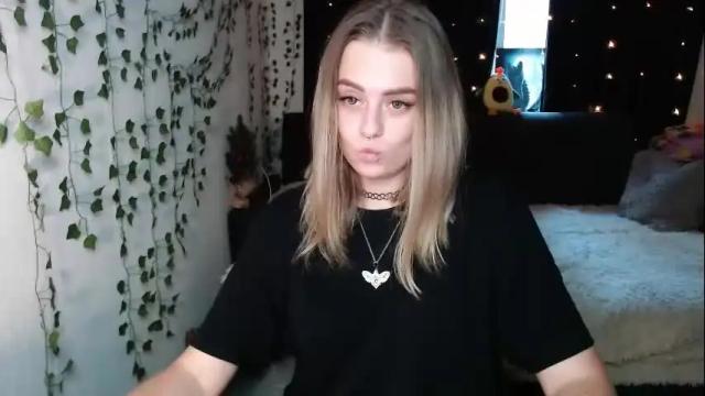 Image 4 of sofia_rosemary Stream on Chaturbate on 3 months ago