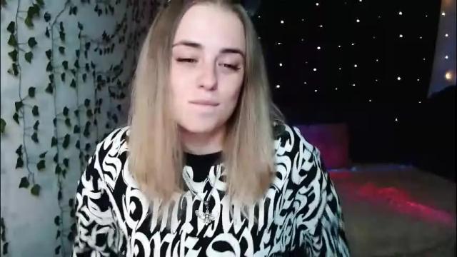 Image 3 of sofia_rosemary Stream on Chaturbate on 3 months ago