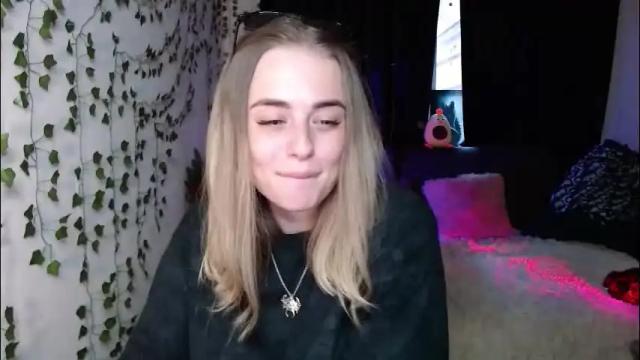 Image 3 of sofia_rosemary Stream on Chaturbate on 3 months ago