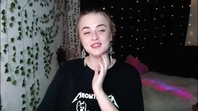 Image 3 of sofia_rosemary Stream on Chaturbate on 3 months ago