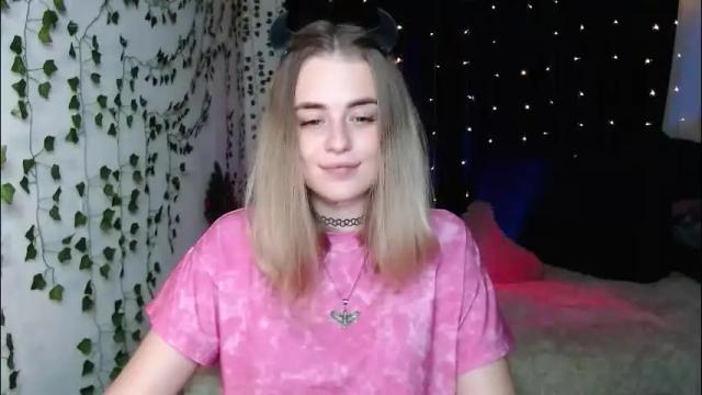 Image 12 of sofia_rosemary Stream on Chaturbate on 2 months ago