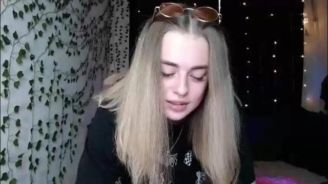 Image 11 of sofia_rosemary Stream on Chaturbate on 2 months ago