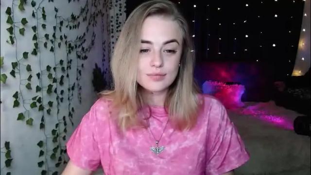 Image 12 of sofia_rosemary Stream on Chaturbate on 2 months ago