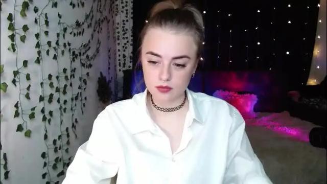 Image 4 of sofia_rosemary Stream on Chaturbate on 2 months ago