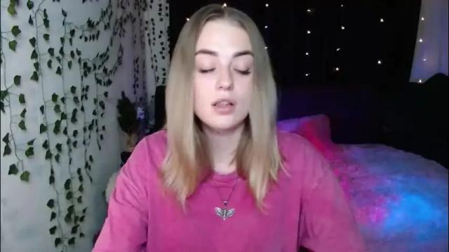 Image 12 of sofia_rosemary Stream on Chaturbate on 2 months ago