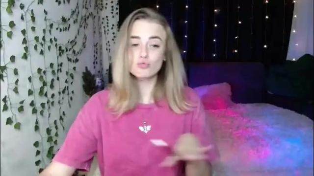 Image 3 of sofia_rosemary Stream on Chaturbate on 2 months ago